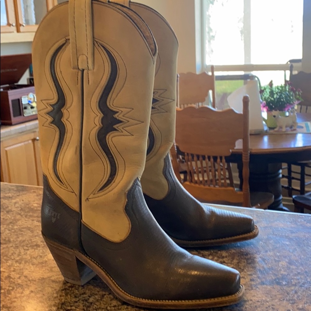 Vintage Women's Frye Cowboy Boots